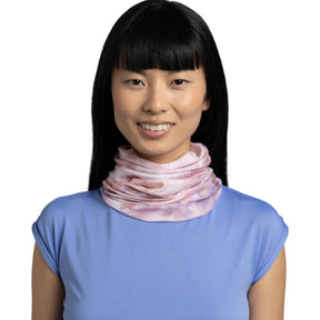 Buff Coolnet UV Neckwear Insect Shield ORISA PINK AZALEA scaldacollo multifunzionale repellente per insetti con protezione solare UPF 50+. Fascia elastica traspirante senza cuciture con logo visibile, ideale per trekking e attività all'aperto.