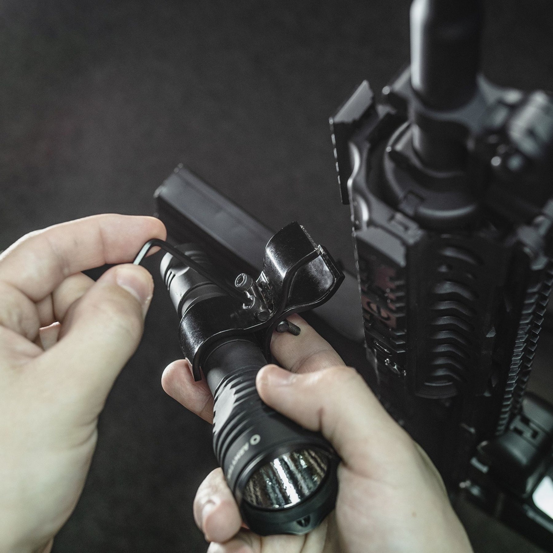 ARMYTEK | AWM - 01 - Supporto per torce - BackPacco - BP-ARMYTEK-AWM-01