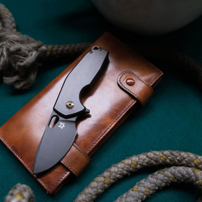 FOX SURU coltello chiudibile con lama ad ampio profilo, foro per apertura e clip da tasca. disponibile in vari modelli