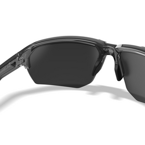 Occhiali da sole Wiley X WX JAKL CHJKL06 con lenti CAPTIVATE Red Mirror non polarizzate, montatura semi-rimless in Crystal Grey, protezione UV 100%, design avvolgente per sport e attività outdoor, SU BACKPACCO.IT