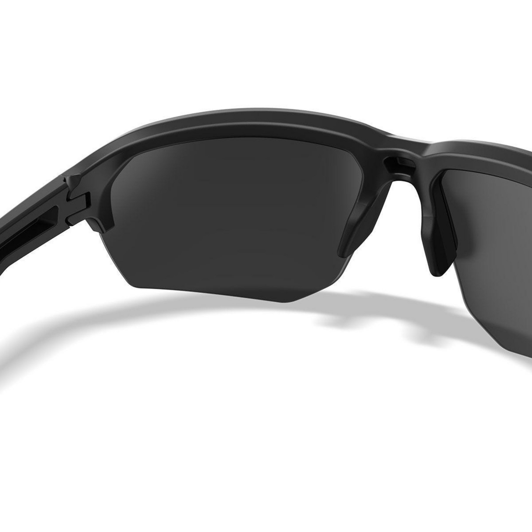 Occhiali da sole polarizzati Wiley X WX JAKL CHJKL05 con lenti CAPTIVATE Black Mirror, montatura Nero Opaco in nylon Triloid™, protezione UV 100%, design avvolgente per sport e attività outdoor, SU BACKPACCO.IT
