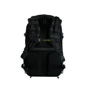 Nitecore BP24 zaino modulare da 24 litri in nylon Cordura 500D con apertura a 180 gradi, sistema MOLLE, cordino elastico frontale e scomparto per laptop, ideale per commuting quotidiano, viaggi brevi e attività outdoor.