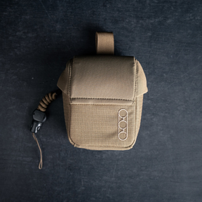 Pouch tattica foderata Eberlestock MAG-FREE Rangefinder Pouch, custodia per telemetro o piccoli accessori, chiusura rapida e sicura, con cordino di ritenzione e passante per cintura o MOLLE