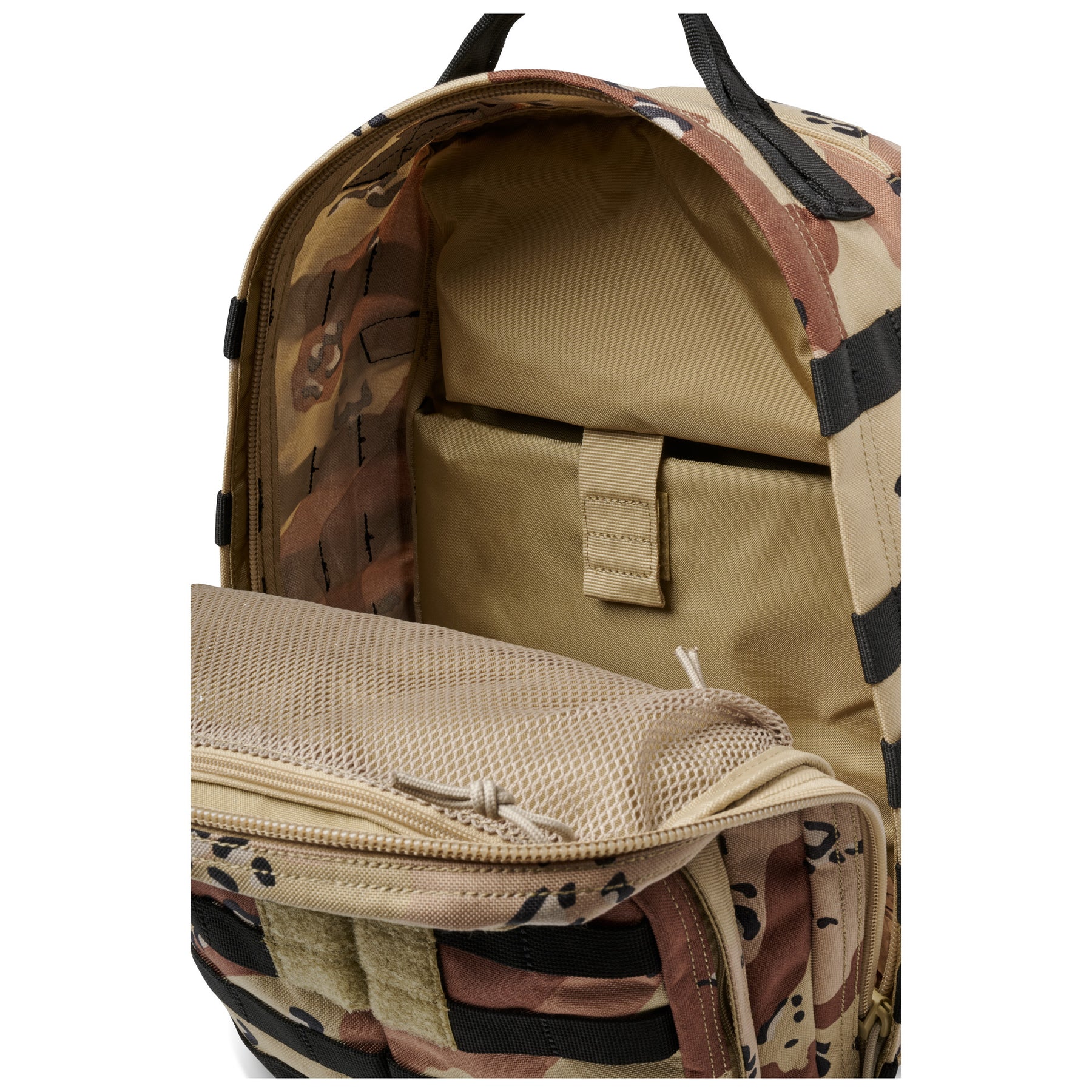 5.11 Tactical Rush12 2.0: Zaino tattico compatto da 24 litri, versione aggiornata del modello più iconico del brand. Realizzato in robusto nylon 1050D, include uno scomparto imbottito per laptop, un vano CCW occultato per il trasporto sicuro e una tasca frontale con organizzazione interna avanzata. Caratterizzato dal sistema MOLLE esterno per la massima modularità, è ideale per uso quotidiano, attività outdoor o come zaino operativo leggero.
