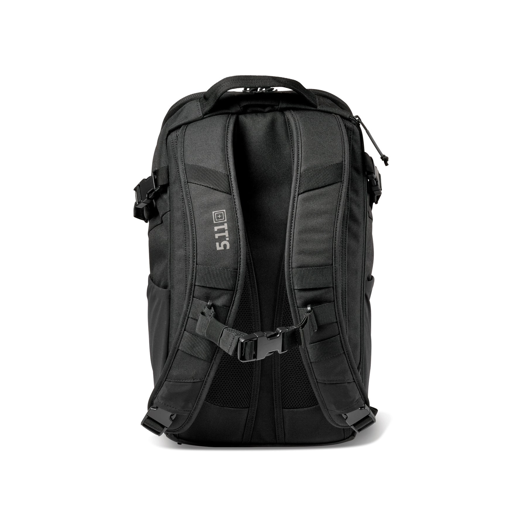 5.11 Maverick Backpack 25 Zaino tattico da 25 litri con sistema MOLLE frontale e pannelli a strappo per personalizzazione. Caratterizzato da un design Center Line per la distribuzione del carico, ampi scomparti interni organizzati e tasca laterale elasticizzata, ideale per uso EDC, outdoor o operativo.