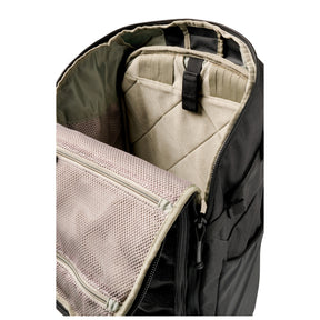 5.11 MVR 35L Backpack Zaino tattico modulare con design Center Line per bilanciamento del carico. Realizzato in poliestere 900D resistente alle abrasioni con apertura principale a 270 gradi, pannello posteriore ventilato in HDPE e tasche interne dedicate per organizzazione rapida.