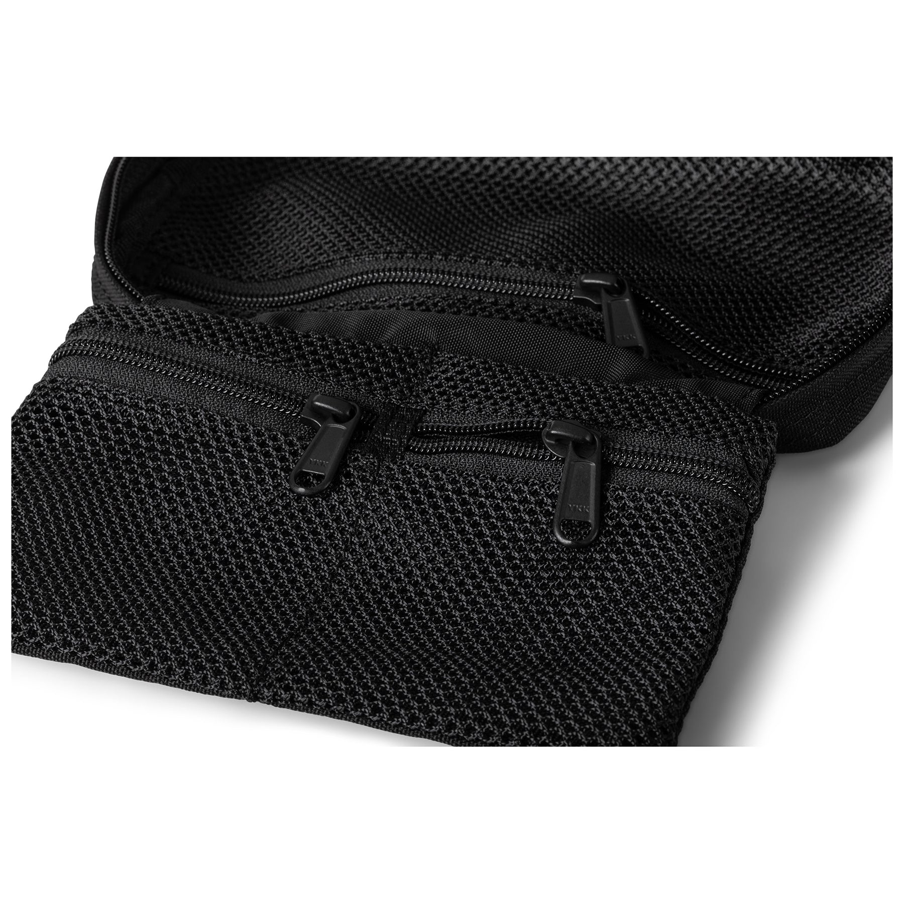 Borsa tattica 5.11 Small Kit Bag da 8 litri**, di colore nero, compatta e versatile per il trasporto di attrezzatura (Field Tested), con doppia maniglia superiore e tracolla a D per il trasporto