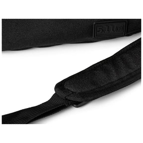 Borsa tattica 5.11 Small Kit Bag da 8 litri**, di colore nero, compatta e versatile per il trasporto di attrezzatura (Field Tested), con doppia maniglia superiore e tracolla a D per il trasporto