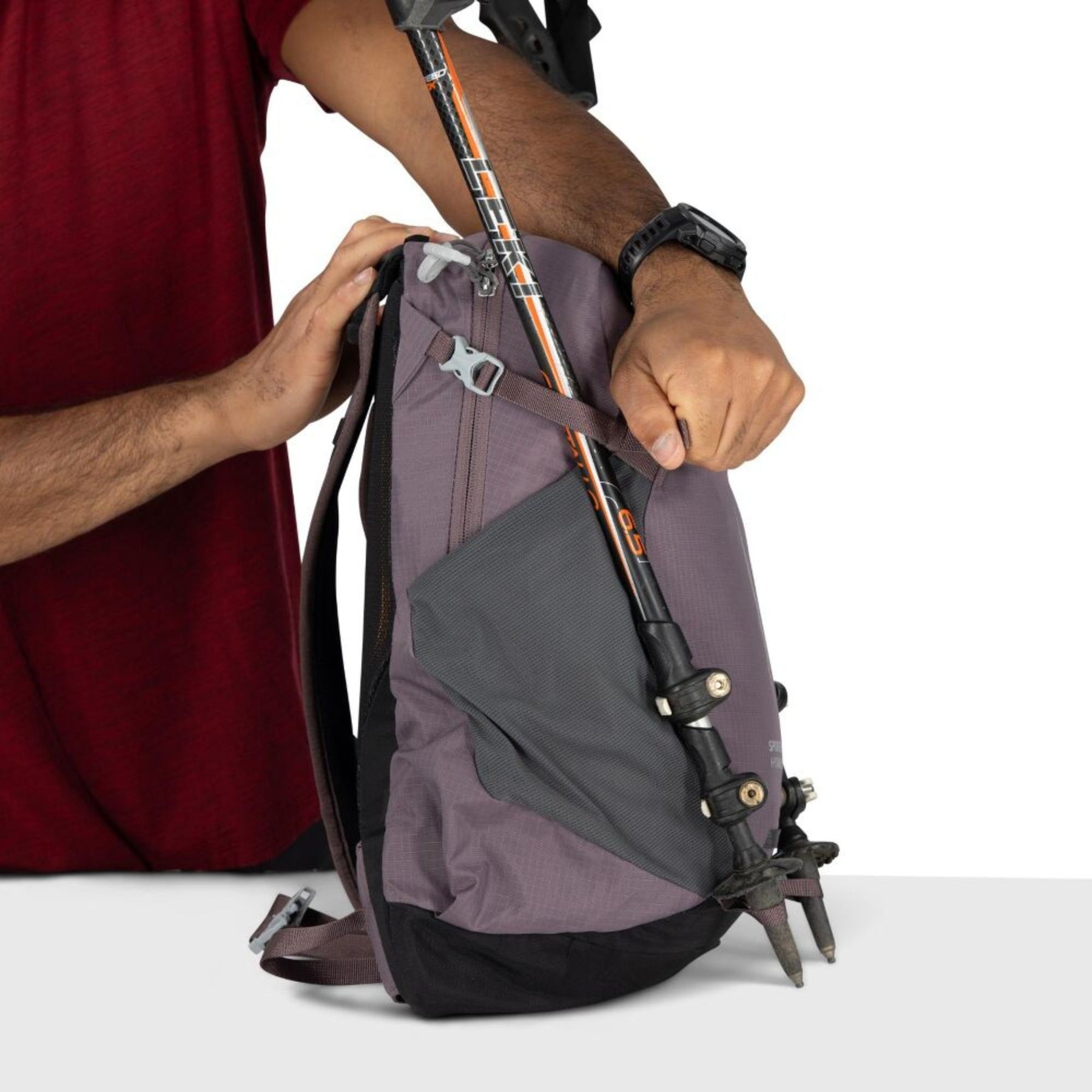 OSPREY SPORTLITE 15 Zaino da trekking da 15 litri con schienale traspirante AirScape, apertura a zip, tasche elasticizzate, scomparto idratazione e cinghie di compressione, ideale per escursioni, collezione 2026