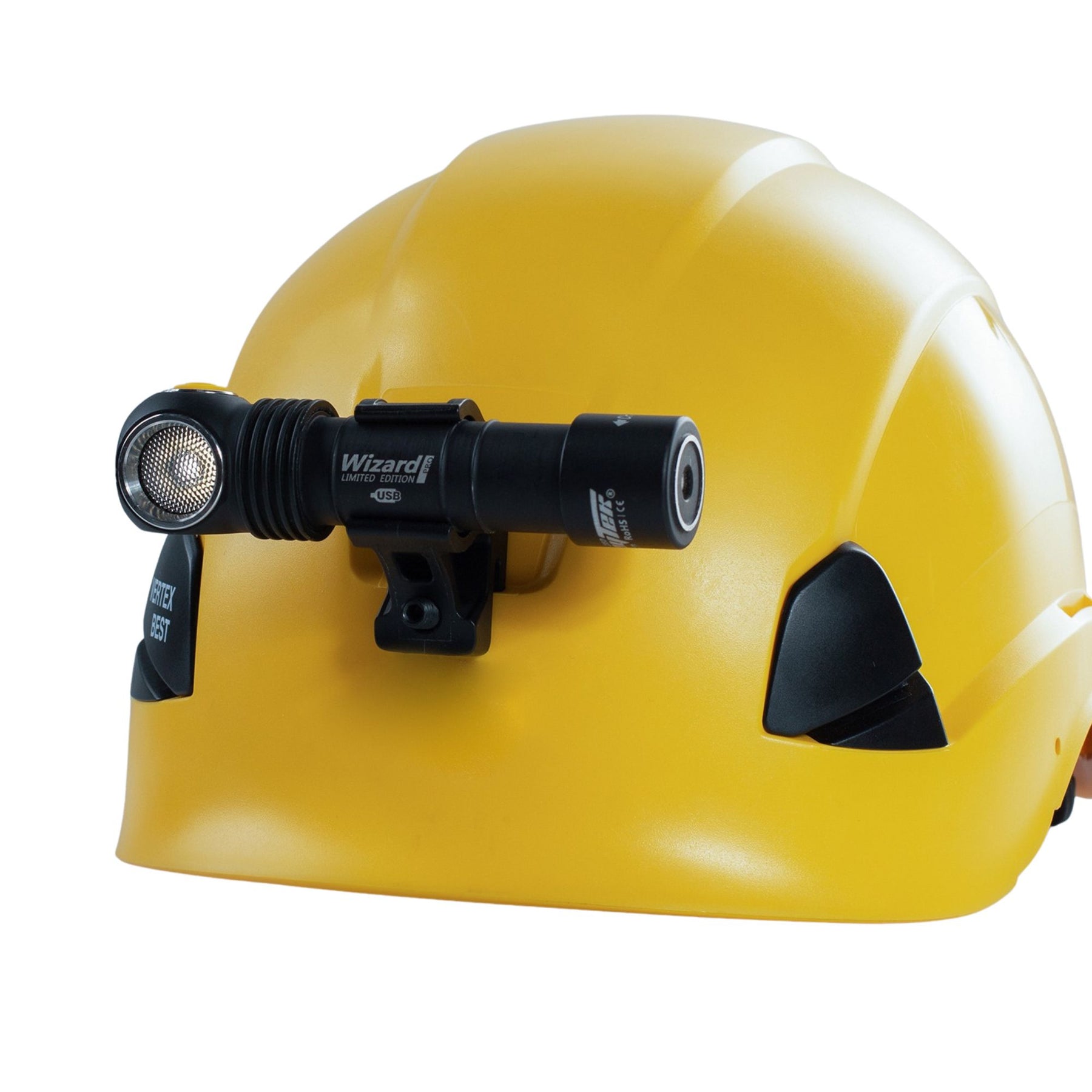 Armytek Helmet Mount AHM-03. Supporto robusto per l'installazione sicura di torce su elmetti e caschi protettivi. Compatibile specificamente con modelli aventi corpo dal diametro di 20.4 mm. Il design durevole include un sistema di serraggio a vite con chiave esagonale per garantire massima stabilità durante il movimento.