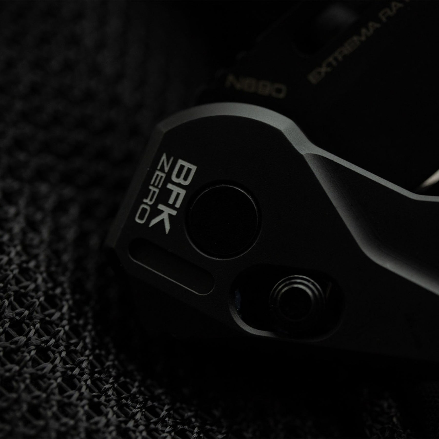 Extrema Ratio BFK ZERO coltello chiudibile tattico ed EDC con lama tanto, foro per apertura rapida, blocco di sicurezza e impugnatura ergonomica