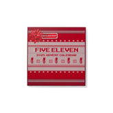5.11 Calendario dell'Avvento 2025, confezione a tema maglione natalizio rosso e bianco con fiocco, calendario con 24 regali a sorpresa di attrezzatura e accessori tattici 5.11, su backpacco.it