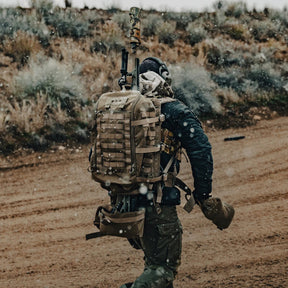 Eberlestock Mission EMOD Frame frame per sistema modulare tattico ad alta resistenza dotato di cinghie di compressione con fibbie e pannello posteriore interamente rivestito di passanti con sistema MOLLE PALS per aggancio accessori outdoor e bushcraft.