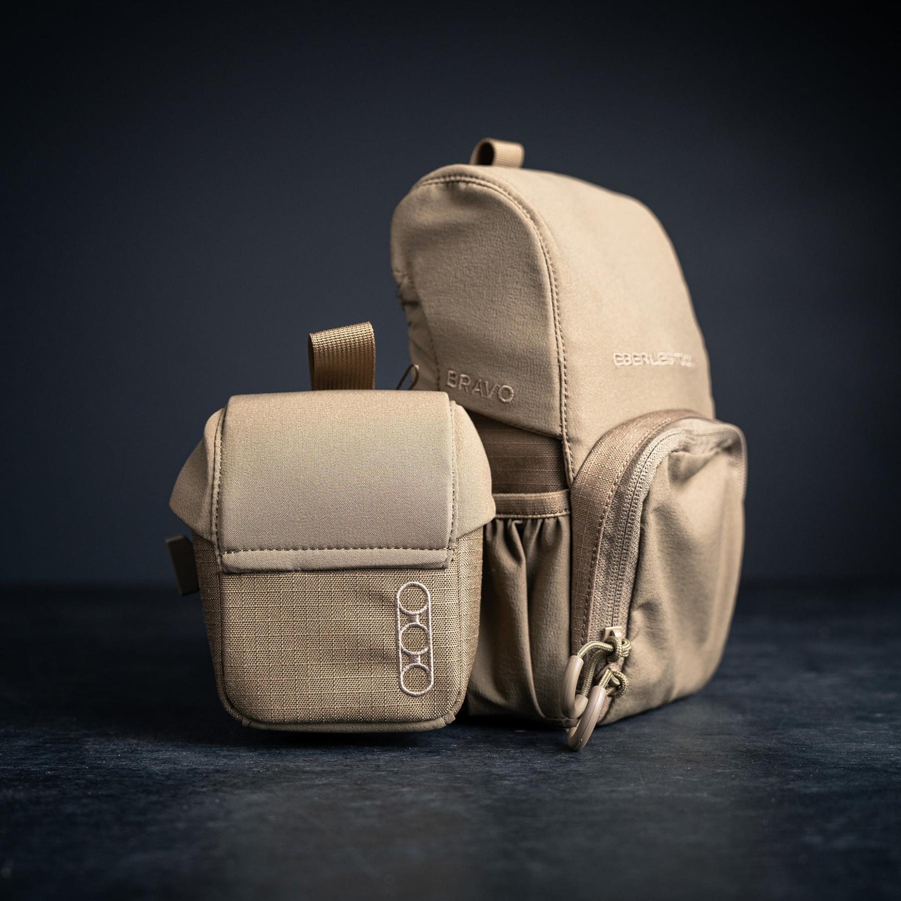 Pouch tattica foderata Eberlestock MAG-FREE Rangefinder Pouch, custodia per telemetro o piccoli accessori, chiusura rapida e sicura, con cordino di ritenzione e passante per cintura o MOLLE