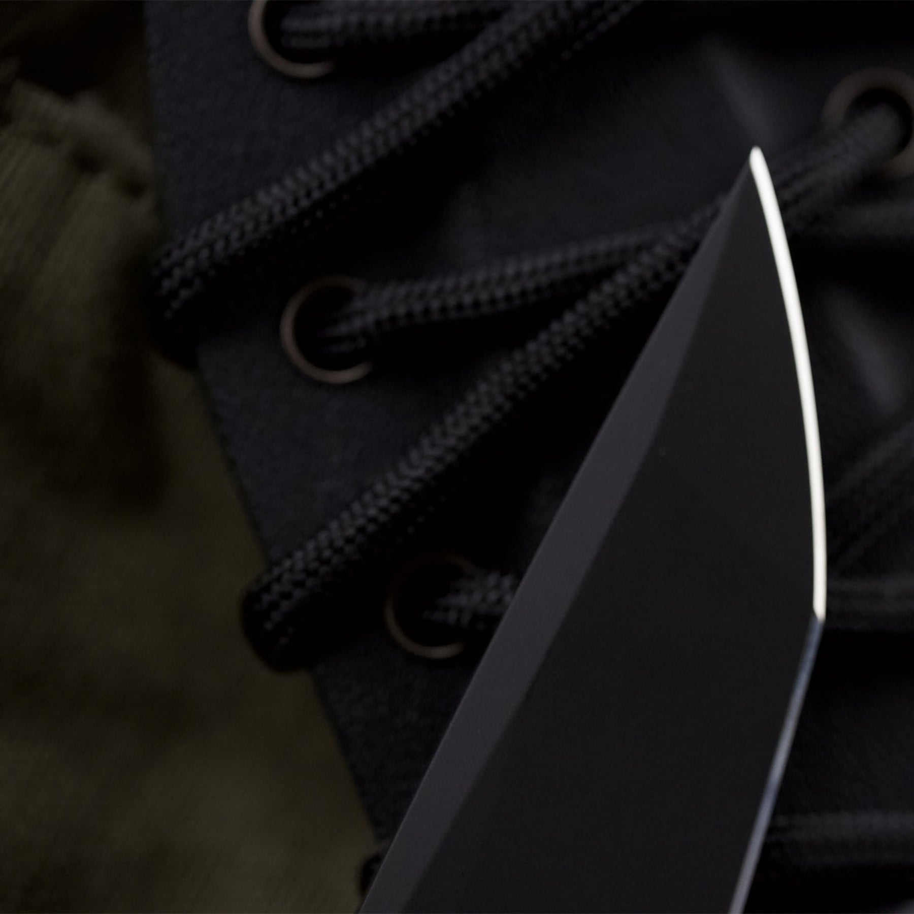 Extrema Ratio BFK Pixel coltello a lama fissa compatto con profilo tanto modificato,  impugnatura ergonomica scanalata e passante per cordino ideale per everyday carry tattico