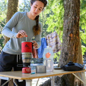 MSR WindBurner Coffee Press Kit pressa per caffè con filtro a rete ultra-fine e bordo flessibile compatibile con fornelli MSR WindBurner per preparare caffè in campeggio o escursioni.