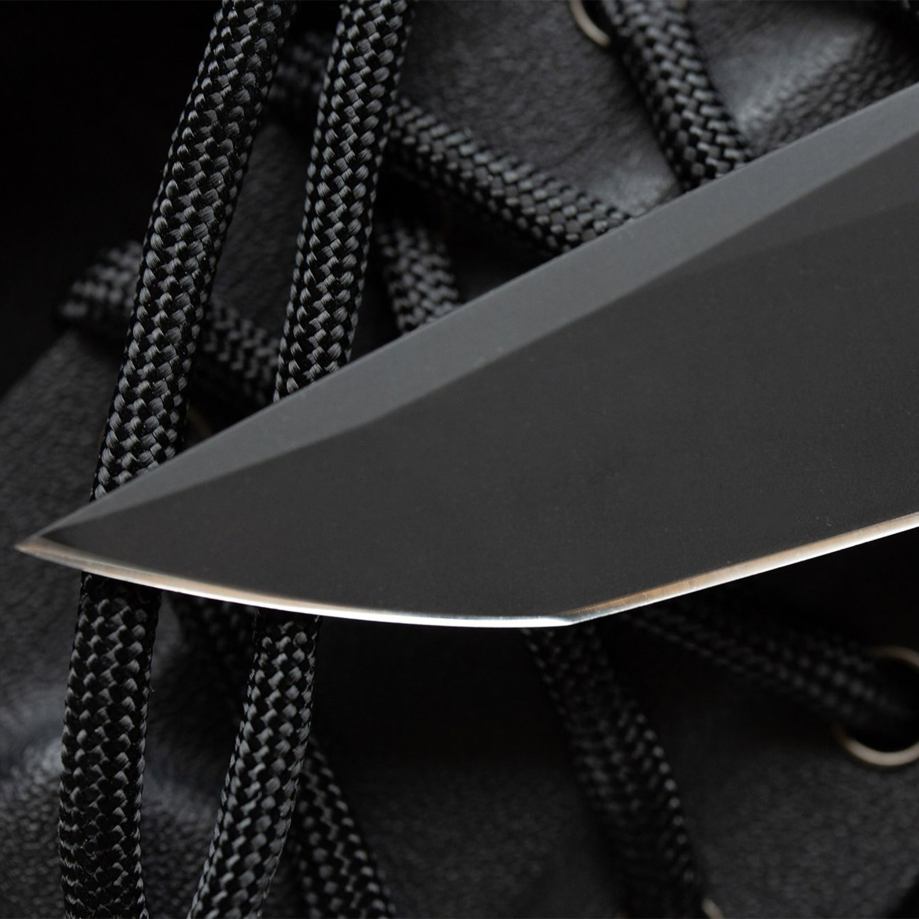 Extrema Ratio BFK Pixel coltello a lama fissa compatto con profilo tanto modificato,  impugnatura ergonomica scanalata e passante per cordino ideale per everyday carry tattico