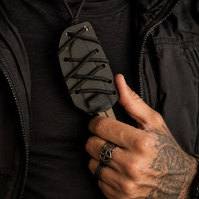 Extrema Ratio BFK NANO coltello a lama fissa neck knife compatto con lama drop point in acciaio, guancette ergonomiche sagomate e foro passante per cordino da porto al collo o EDC tattico