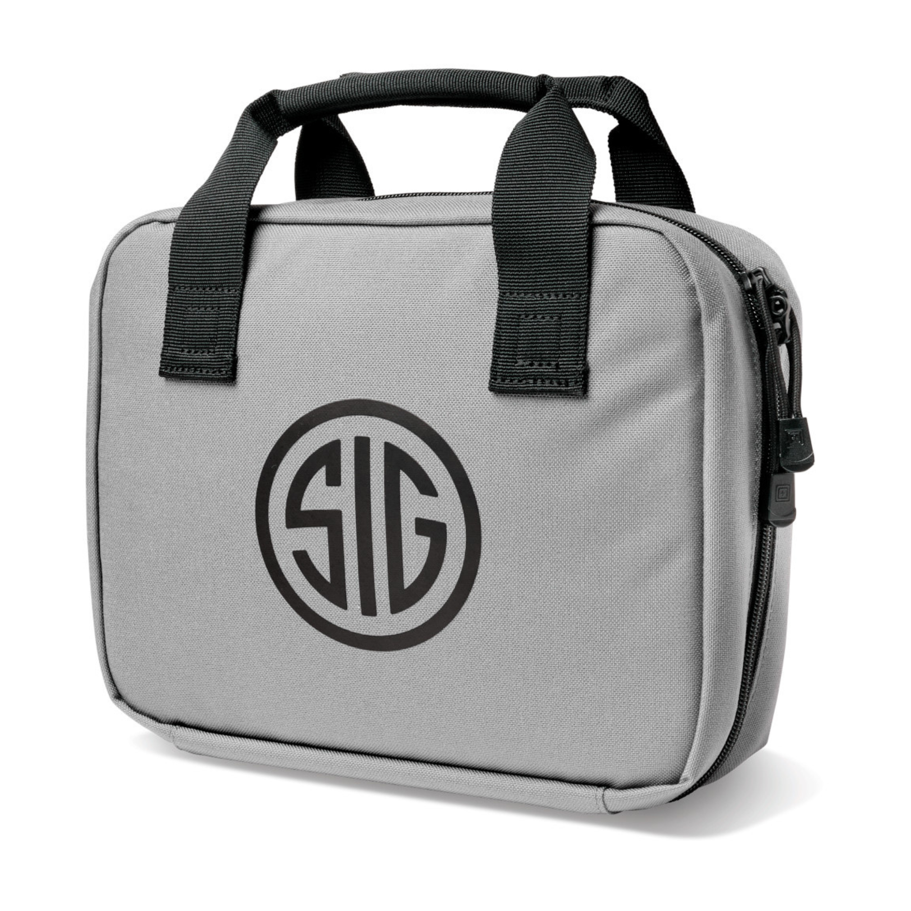 5.11 Tactical Double Pistol Case edizione SIG Sauer. Valigetta imbottita in Nylon 1050D progettata per il trasporto sicuro di due pistole e caricatori. Dotata di maniglie rinforzate, zip YKK perimetrale e apertura completa a 180 gradi per accesso rapido in poligono.