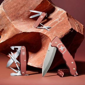 VICTORINOX | EVOKE ALOX LIMITED EDITION 2025 - Coltello chiudibile in edizione limitata - BackPacco - BP-VICTORINOX-0.9415.L25