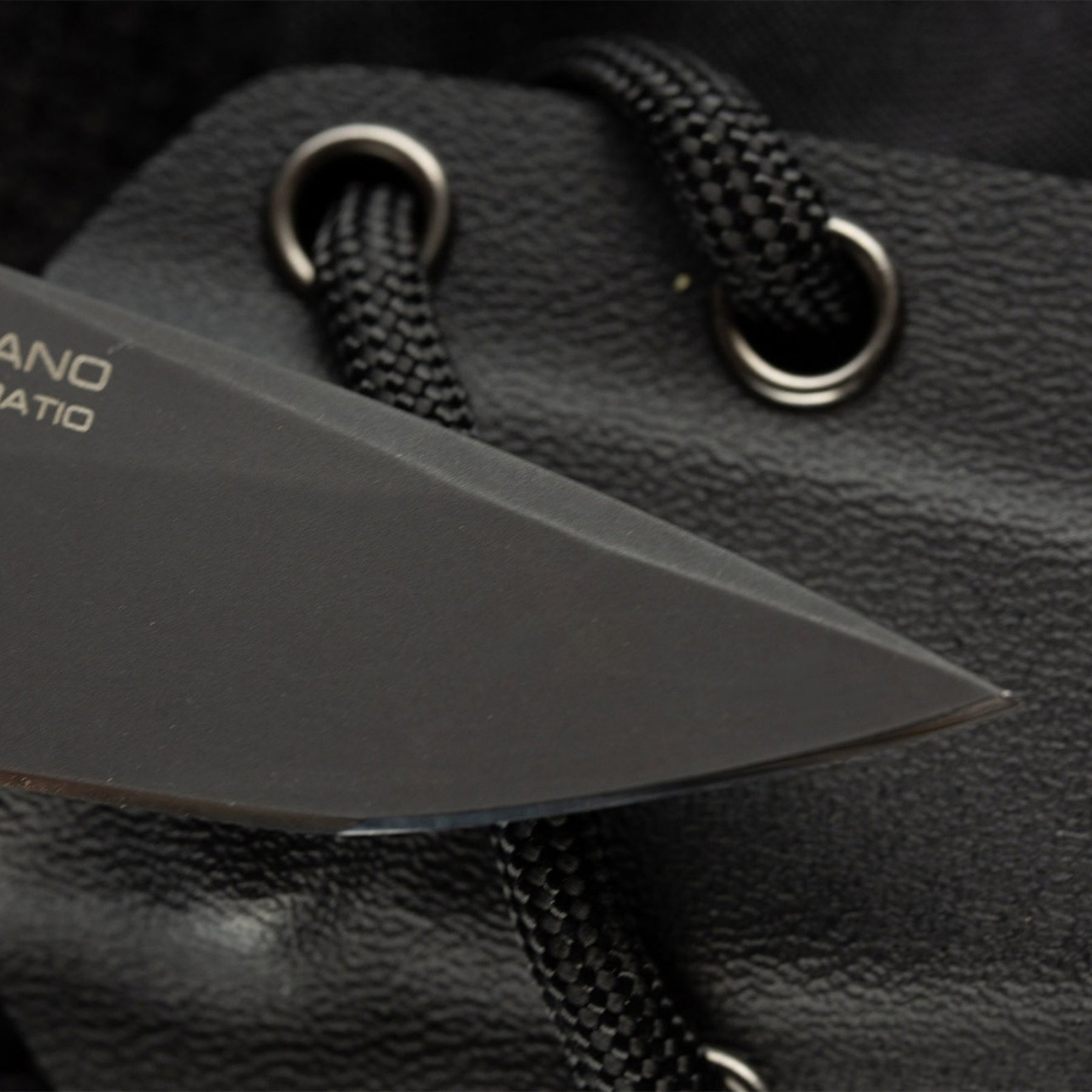 Extrema Ratio BFK NANO coltello a lama fissa neck knife compatto con lama drop point in acciaio, guancette ergonomiche sagomate e foro passante per cordino da porto al collo o EDC tattico
