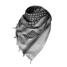 Helikon-Tex Shemagh Scarf - Sciarpa tattica traspirante con motivo tradizionale e nappe, ideale per protezione da vento, sole e polvere in attività outdoor, survival e tattiche. Scopri l'attrezzatura su Backpacco.