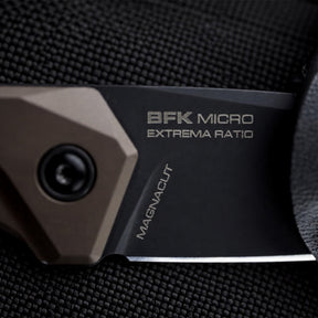 Extrema Ratio BFK Micro coltello a lama fissa compatto con profilo tanto modificato, impugnatura ergonomica sagomata e foro passante per cordino ideale per everyday carry tattico