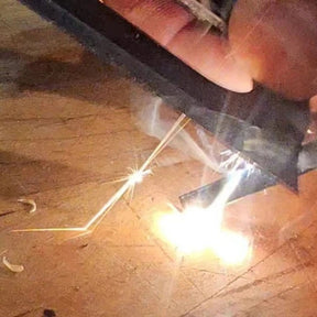 Grim Workshop Firefly Blade Card lama con acciarino in formato tessera per sopravvivenza ed EDC