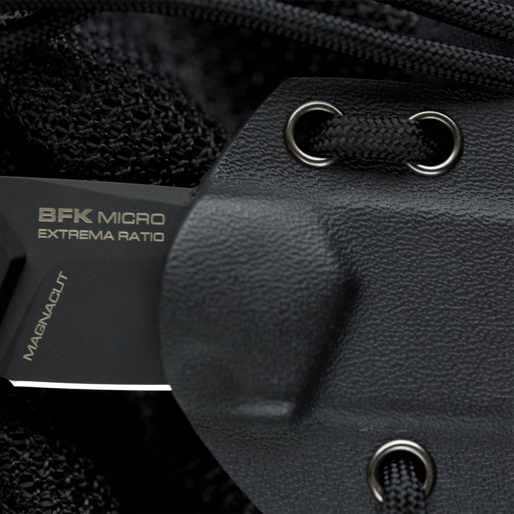 Extrema Ratio BFK Micro coltello a lama fissa compatto con profilo tanto modificato, impugnatura ergonomica sagomata e foro passante per cordino ideale per everyday carry tattico