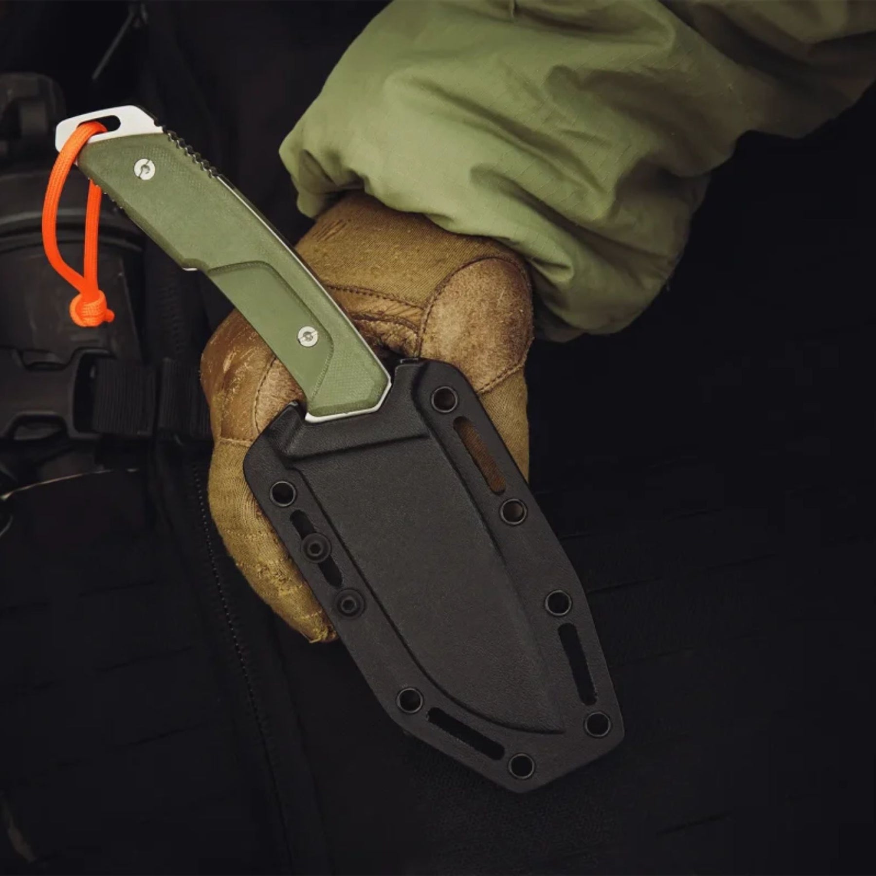 Extrema Ratio Sethlans Outdoor. Coltello a lama fissa in acciaio S600 con guancette in G10 e cordino. Design full tang robusto firmato Daniele Dal Canto. Strumento tattico tuttofare ideale per bushcraft e sopravvivenza.