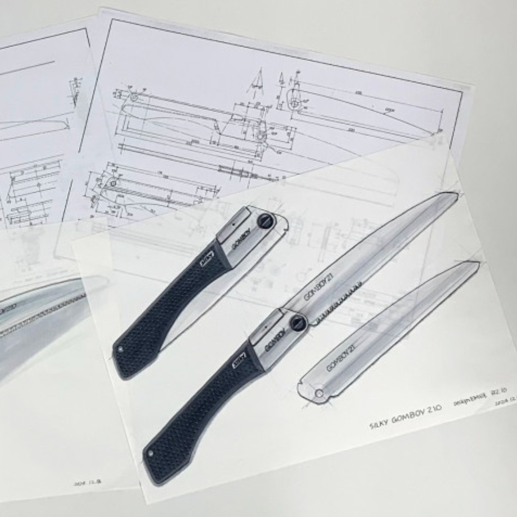 SILKY GOMBOY CURVE OUTBACK KURO Sega pieghevole in Acciaio Giapponese Premium, Edizione Limitata 40° Anniversario. Lama curva da 240 mm con rivestimento Black Oxide antiriflesso e impugnatura in Arbor Composite per uso outdoor estremo e bushcraft.