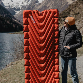 Klymit Insulated Static V Luxe Sleeping Pad materassino gonfiabile isolato con design a camere a V per outdoor 