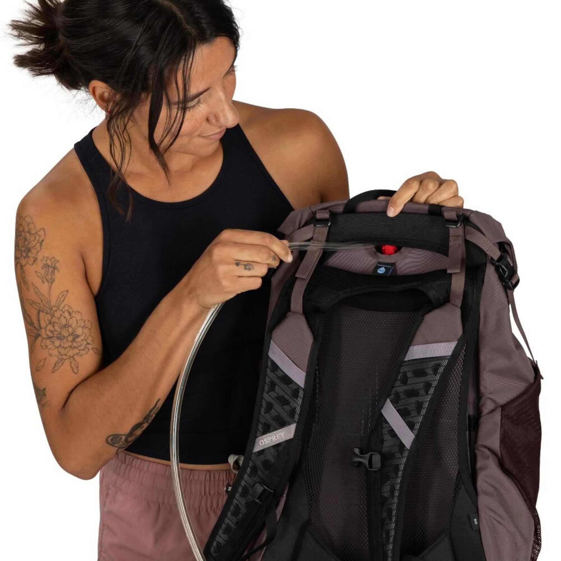 Osprey Hikelite LT 30 Zaino da 30 L ultraleggero da trekking ed escursionismo con schienale ventilato AirSpeed, tasche laterali in rete elasticizzata, spallacci ergonomici e chiusura a cappuccio con fibbie per outdoor su sfondo bianco.