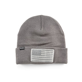 5.11 Cuffed Flag Bearer Beanie, berretto invernale lavorato a maglia con risvolto, patch con bandiera americana tono su tono cucita sul davanti