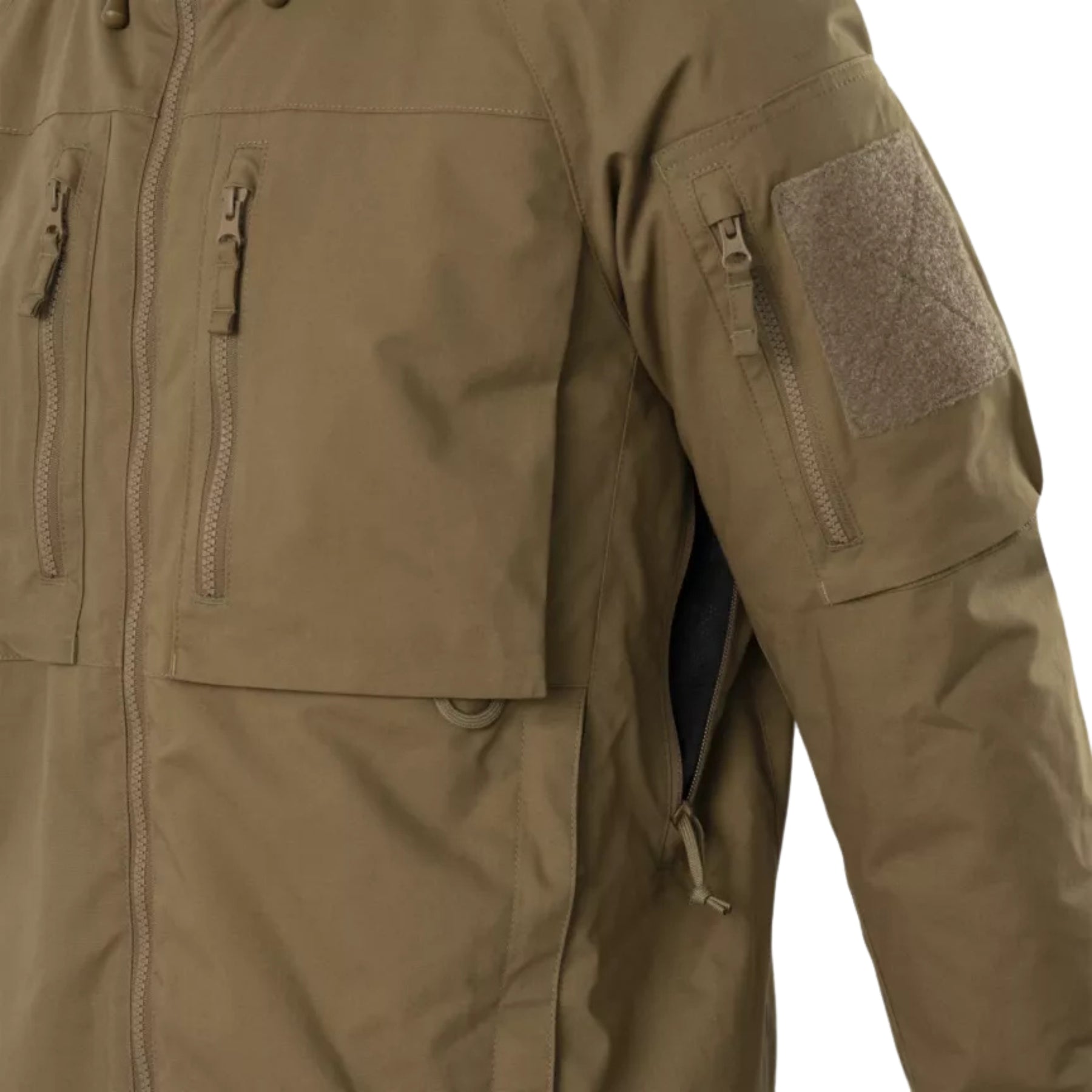 Helikon-Tex Winter Yukon Jacket giacca invernale tecnica con cappuccio regolabile imbottito, zip frontale a doppio cursore, tasche pettorali con cerniera, pannello a strappo sulla manica e fondo regolabile vista a tre quarti per outdoor
