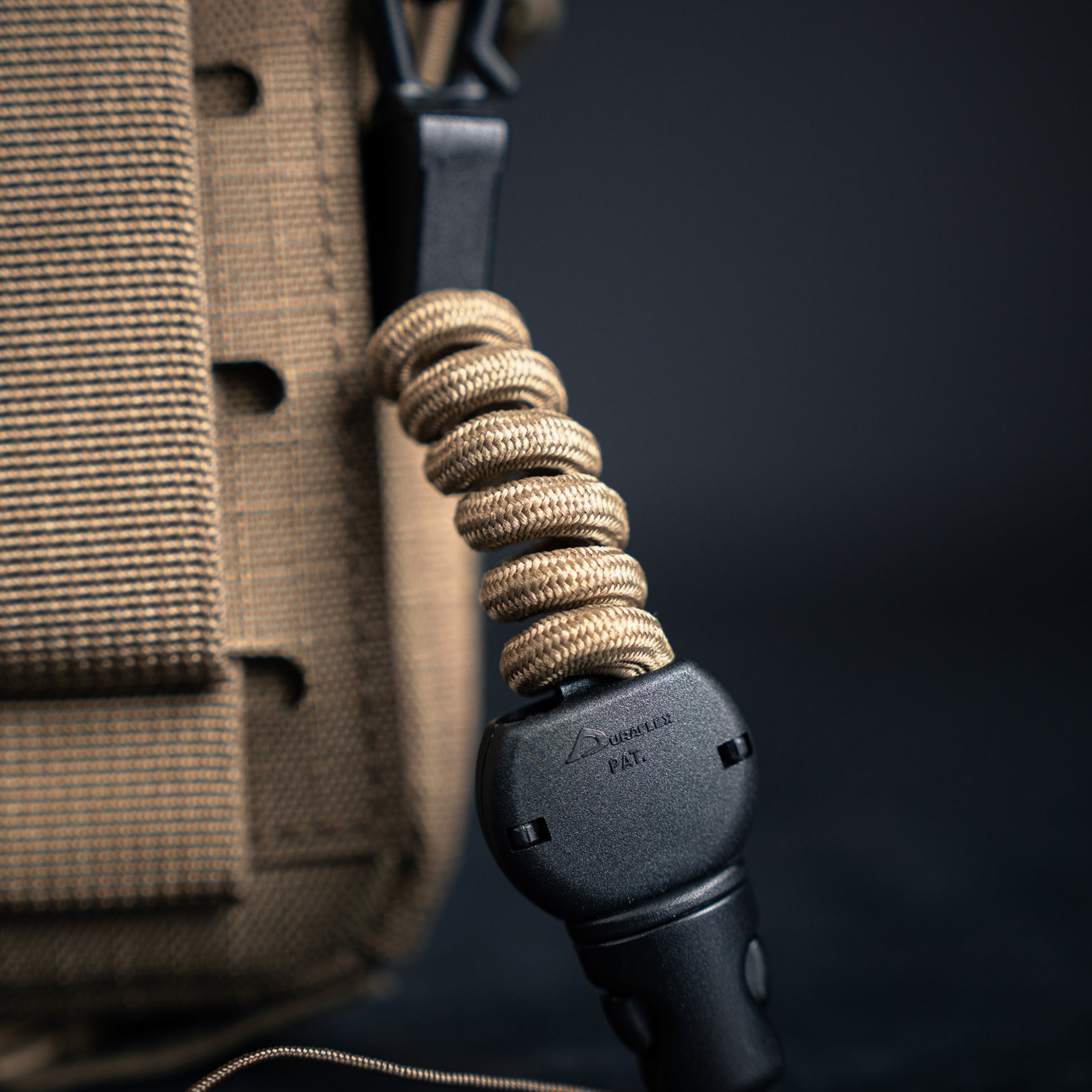 Pouch tattica foderata Eberlestock MAG-FREE Rangefinder Pouch, custodia per telemetro o piccoli accessori, chiusura rapida e sicura, con cordino di ritenzione e passante per cintura o MOLLE