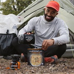 Jetboil Zip Fast Boil System, fornello a gas per campeggio e trekking, sistema di cottura personale rapido, tazza da 0.8L con coibentazione nera e stabilizzatore arancione, SU BACKPACCO.IT