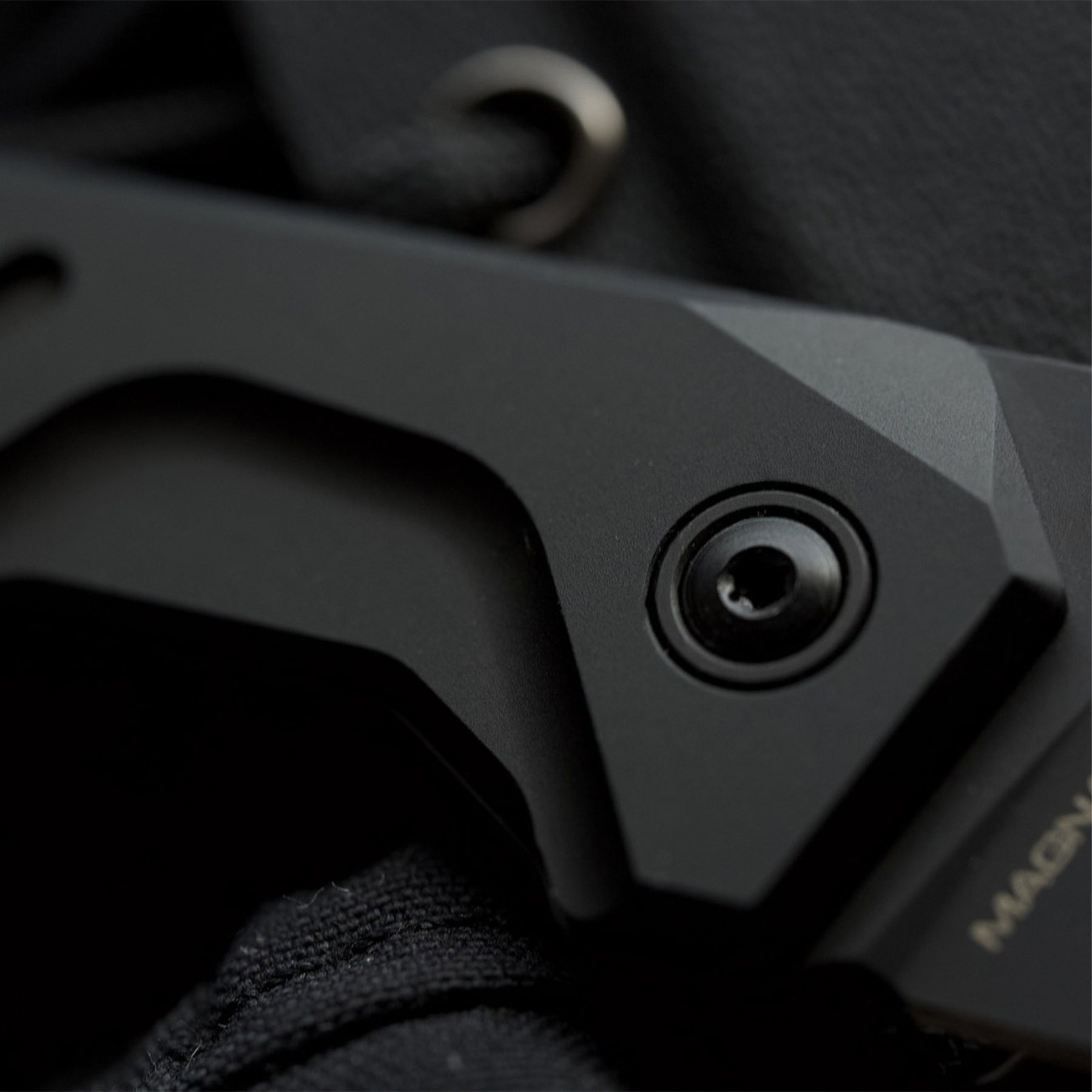 Extrema Ratio BFK Micro coltello a lama fissa compatto con profilo tanto modificato, impugnatura ergonomica sagomata e foro passante per cordino ideale per everyday carry tattico