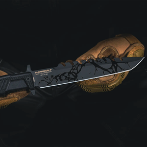 Extrema Ratio Harpoon F EVO Limited Edition: Coltello a lama fissa tattico in serie limitata di 150 esemplari. Lama in acciaio N690 con seghettatura dorsale. Impugnatura ergonomica in G10 e fodero tecnico incluso. Pezzo da collezione per professionisti e appassionati.