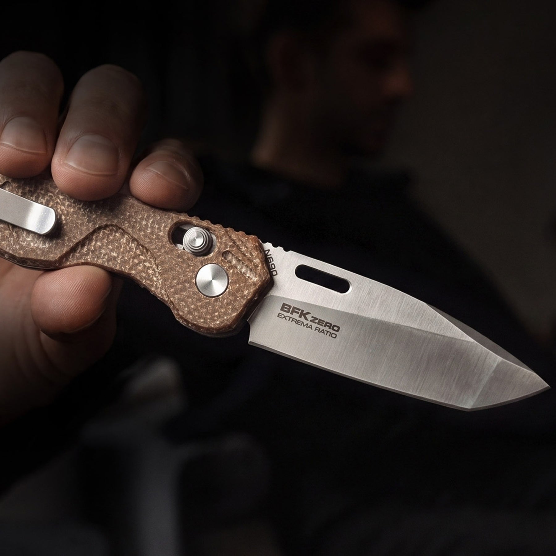 Extrema Ratio BFK ZERO coltello chiudibile tattico ed EDC con lama tanto, foro per apertura rapida, blocco di sicurezza e impugnatura ergonomica