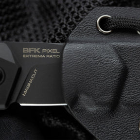 Extrema Ratio BFK Pixel coltello a lama fissa compatto con profilo tanto modificato,  impugnatura ergonomica scanalata e passante per cordino ideale per everyday carry tattico