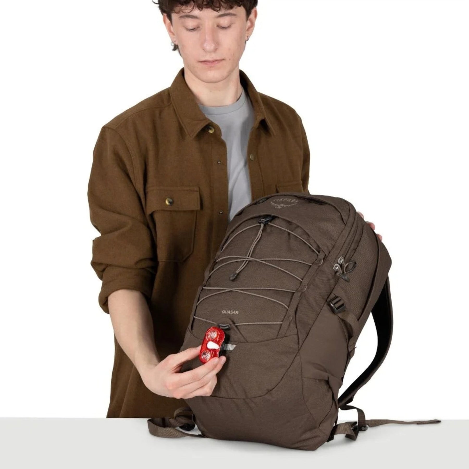 Osprey Quasar 26 Driftshade zaino multitasca da 26 litri in edizione limitata con scomparto porta pc, cordino elastico frontale bungee e spallacci ergonomici traspiranti per uso quotidiano ed outdoor