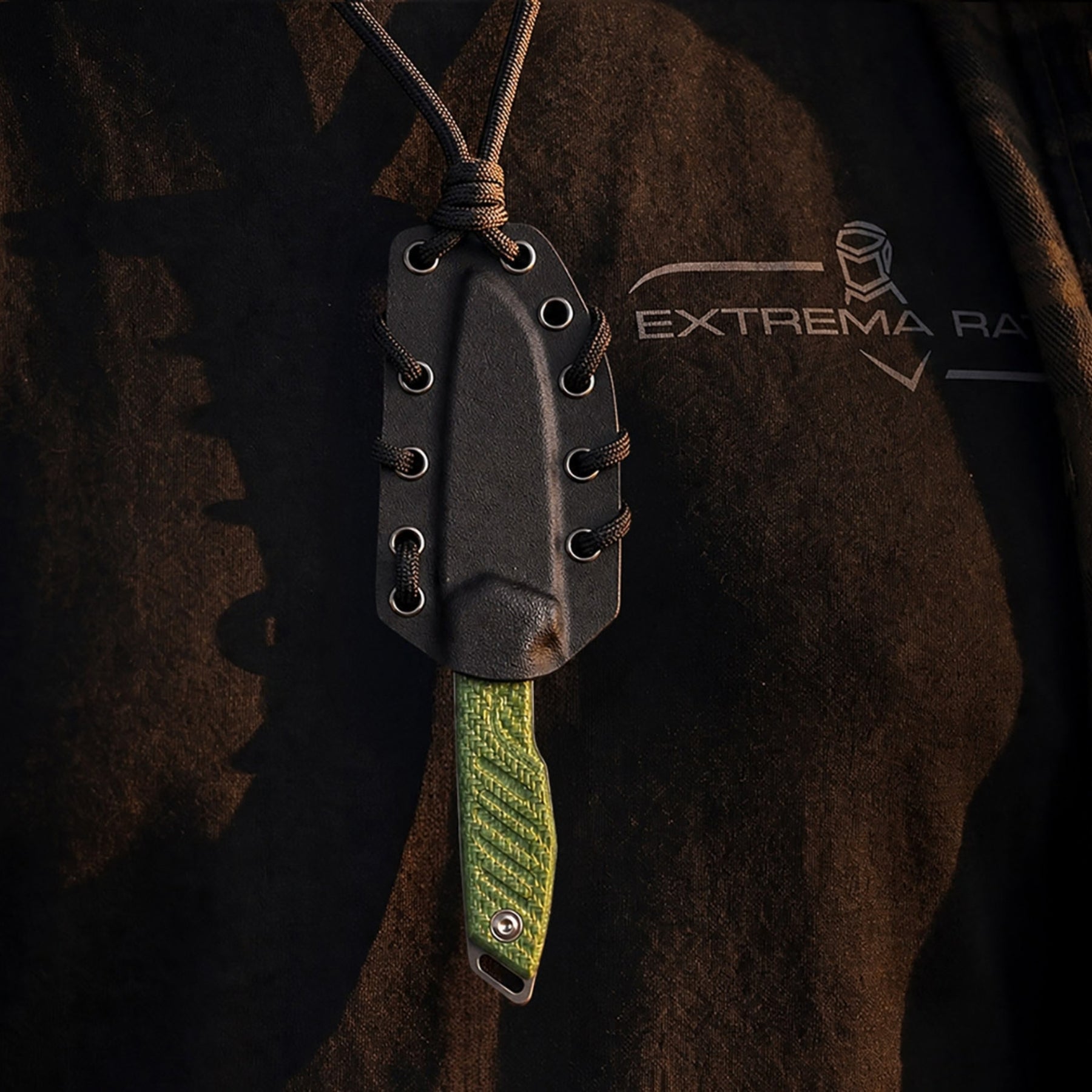 Extrema Ratio BFK Micro coltello a lama fissa compatto con profilo tanto modificato, impugnatura ergonomica sagomata e foro passante per cordino ideale per everyday carry tattico