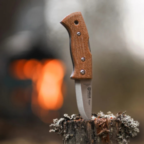 Helle Berget Coltello chiudibile robusto con lama in acciaio inossidabile Sandvik 12C27 e manico ergonomico in Micarta sagomata per una presa sicura dotato di sistema di blocco affidabile e design scandinavo funzionale ideale per bushcraft attività outdoor e porto quotidiano