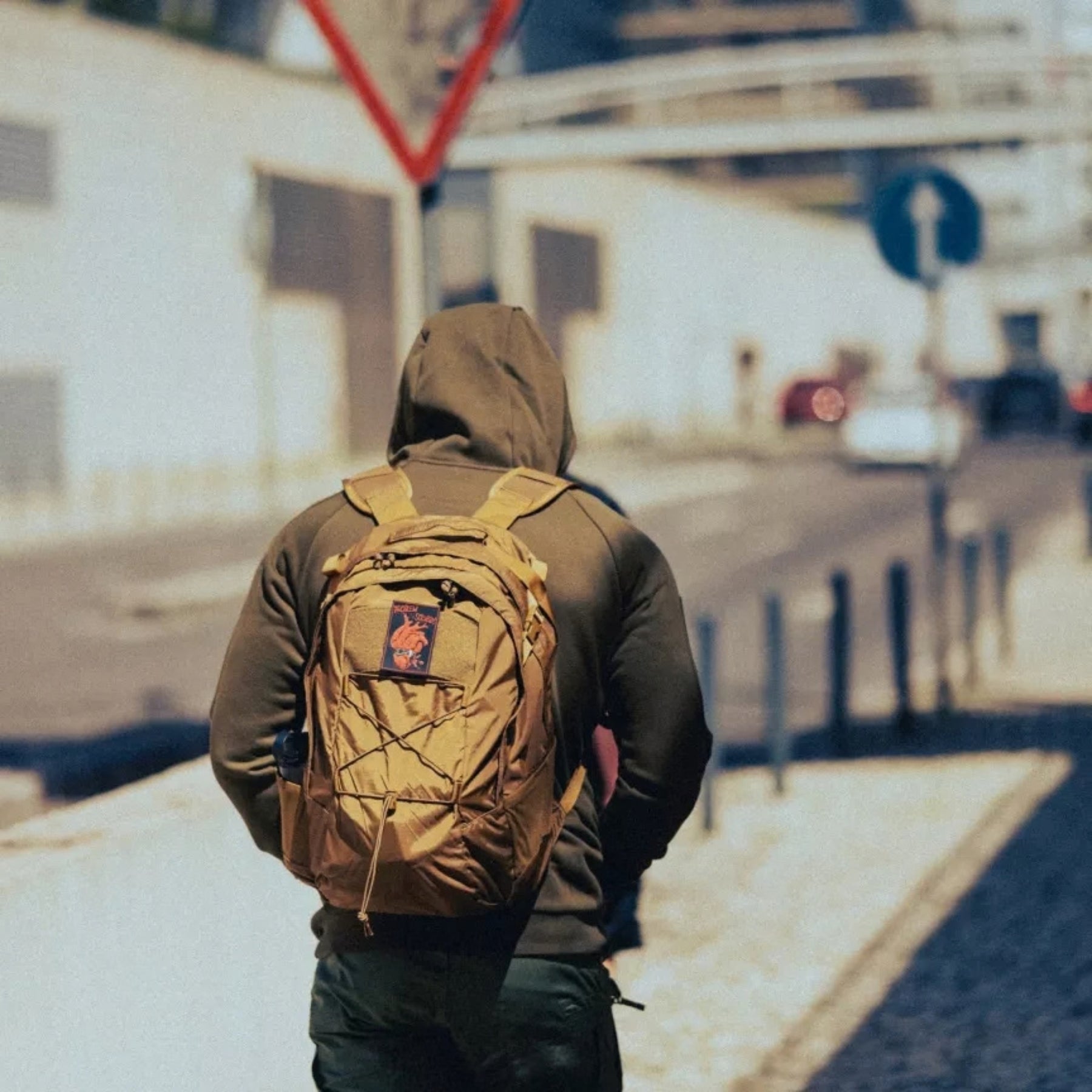 Helikon-Tex EDC Lite Backpack zaino leggero da 21 litri in nylon con cordino elastico frontale pannello a strappo tasche laterali in rete e spallacci anatomici ideale per uso quotidiano escursioni e outdoor