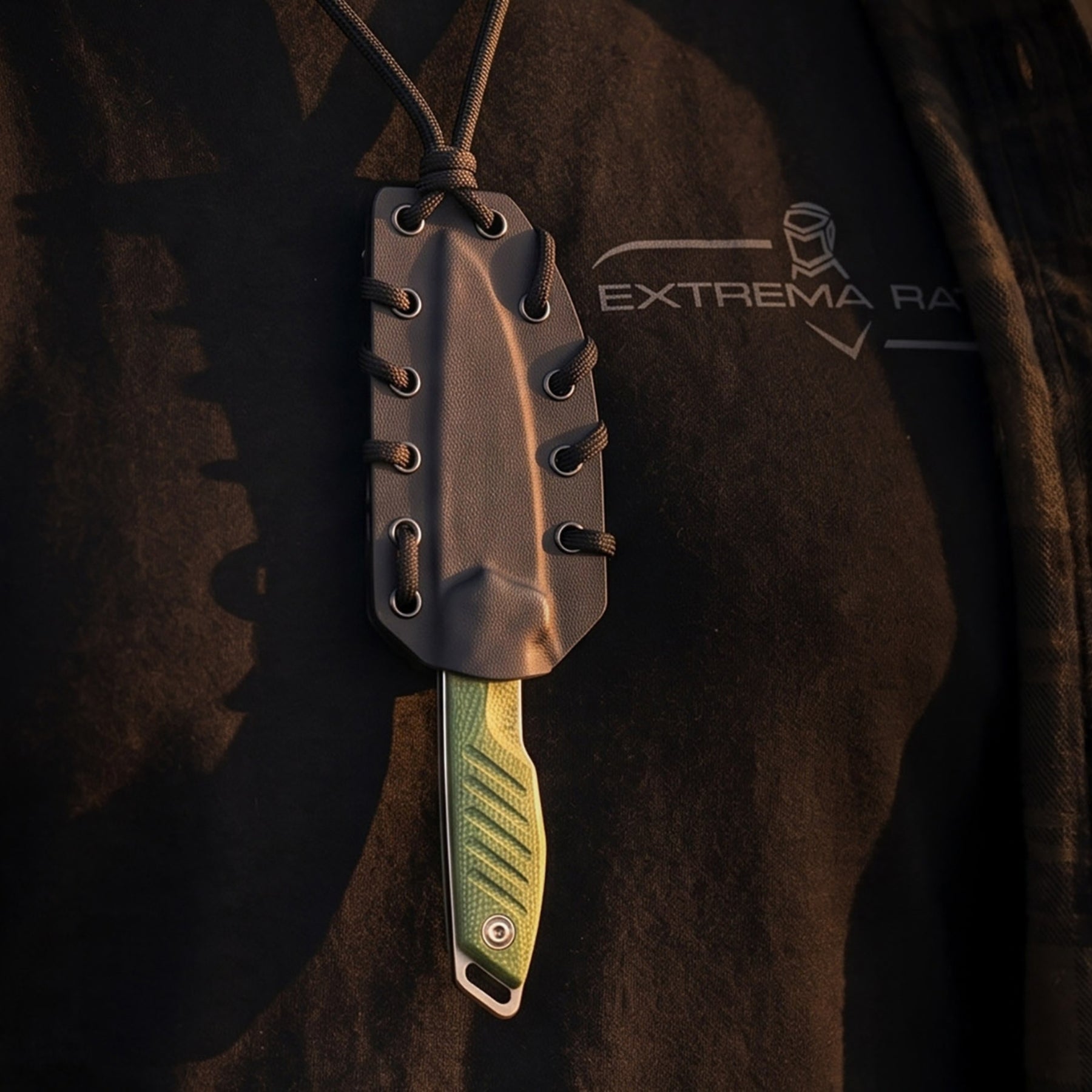 Extrema Ratio BFK Pixel coltello a lama fissa compatto con profilo tanto modificato,  impugnatura ergonomica scanalata e passante per cordino ideale per everyday carry tattico