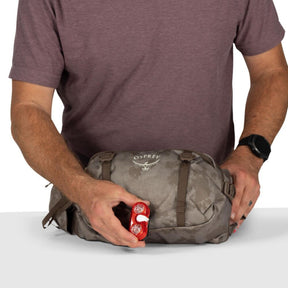 Osprey Seral 7 marsupio idrico da ciclismo e MTB con capacità 7 litri, serbatoio d'acqua integrato, tasche organizer con cerniera e cinghie di compressione stabilizzanti. Collezione 2026.