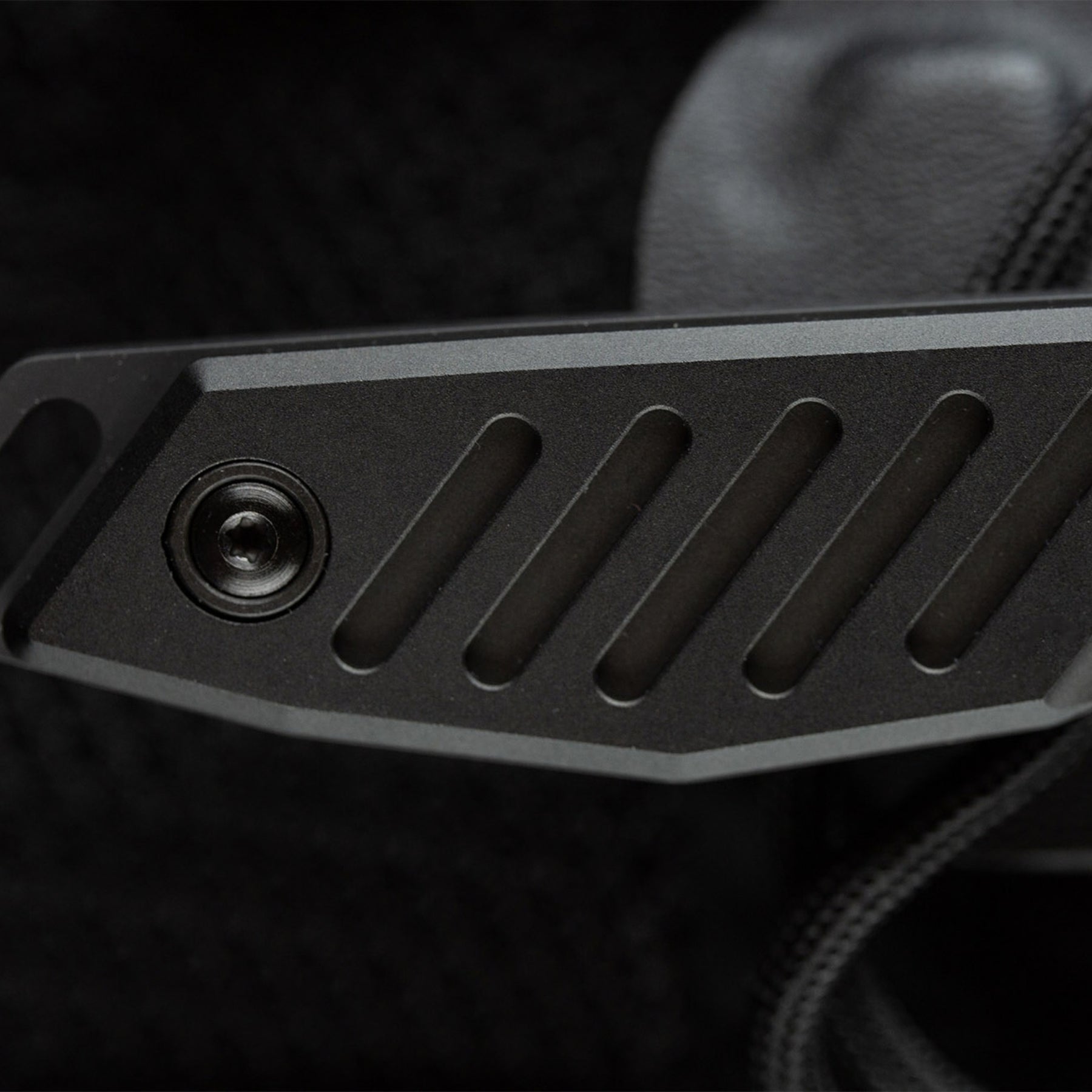 Extrema Ratio BFK Pixel coltello a lama fissa compatto con profilo tanto modificato,  impugnatura ergonomica scanalata e passante per cordino ideale per everyday carry tattico