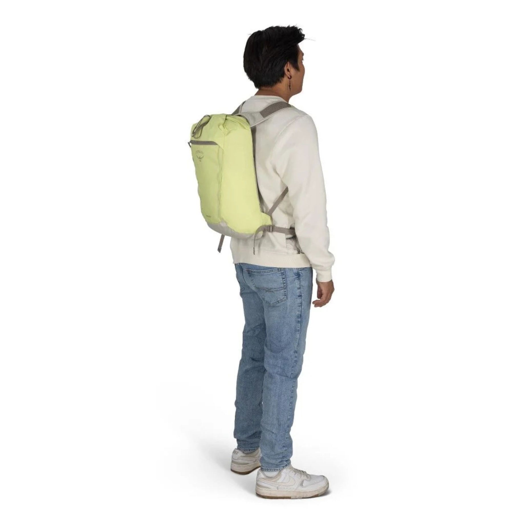 Osprey Daylite Cinch Zaino da 15 Litri con chiusura superiore a coulisse, spallacci traspiranti traforati e tasca frontale con zip. Accessorio versatile ideale per trekking leggero, escursioni e uso quotidiano.
