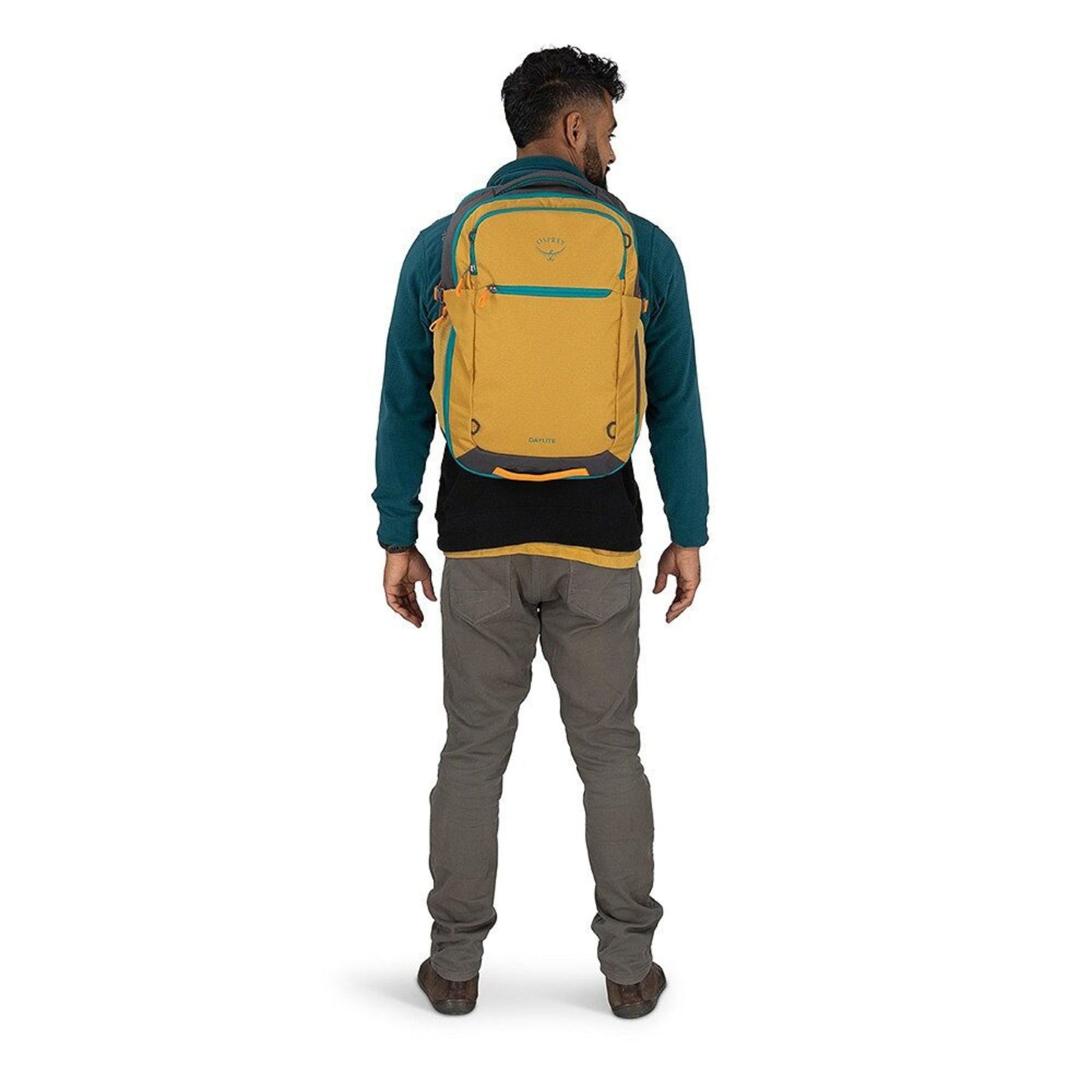 Osprey Daylite Carry-On Travel Pack 35 zaino da 35 litri ottimizzato per i viaggi con spallacci imbottiti, tasca frontale con zip, cinghie di compressione e tasche laterali elasticizzate. Un bagaglio a mano versatile ideale per escursioni e spostamenti.